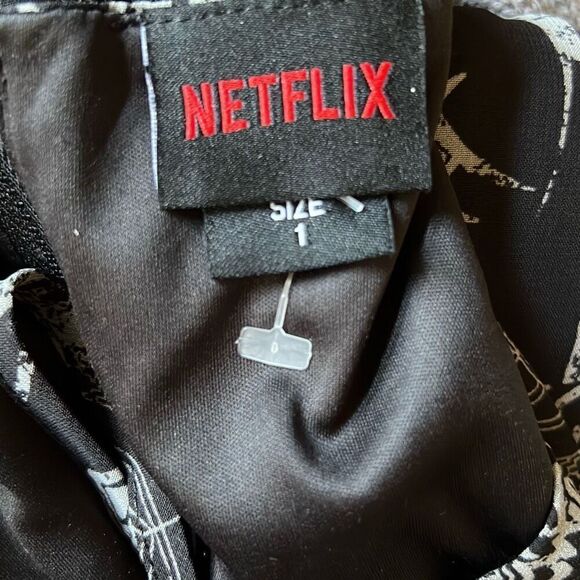 The Witcher Yennefer Symbols Bell Sleeve Dress Plus Size 1X Nwot - Picture 6 of 10